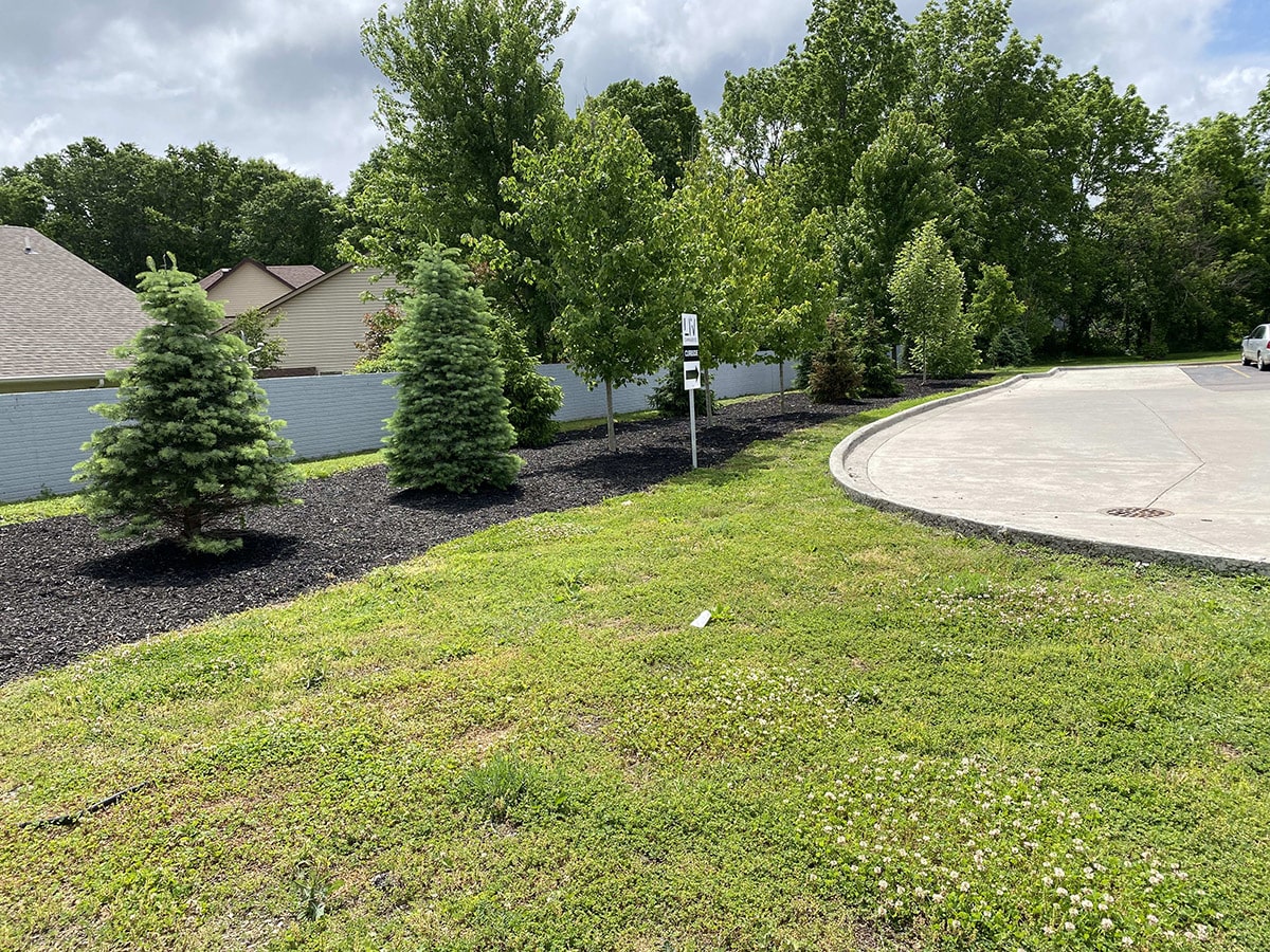 Mulch Work at Residential Neighborhood